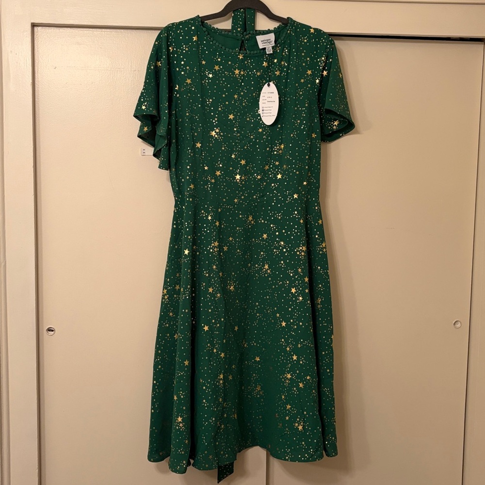 Unique Vintage Emerald  Green Gold Star Dress BNWT SZ L 10/12
Matching belt sash
